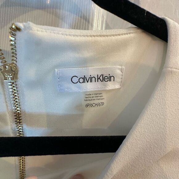 Calvin Klein Chiffon-Bell Sleeve with Pearls White Dress BEAUTIFUL Sz 6.5 Petite - Picture 8 of 9